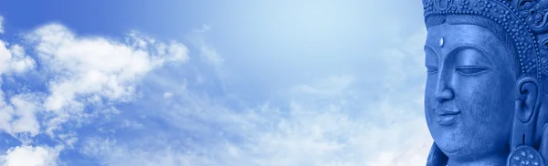 Buddha on blue sky website header — Stock Photo, Image