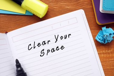 Finansal konsept, sayfadaki yazıyla Boşluğunu Temizle anlamına gelir