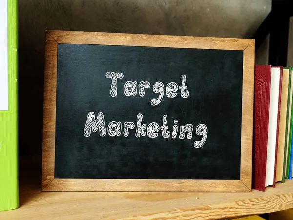 Koncepcja Biznesowa Target Marketing Znakiem Kartce Papieru — Zdjęcie stockowe