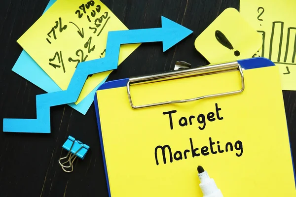 Koncepcja Biznesowa Target Marketing Zwrotem Kartce Papieru — Zdjęcie stockowe