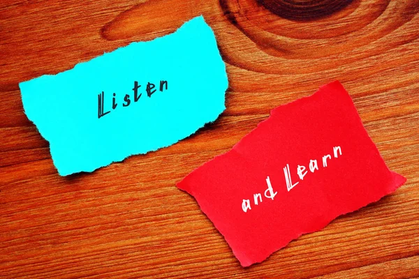 Koncepcja Biznesowa Dotycząca Słuchania Uczenia Się Napisem Stronie — Zdjęcie stockowe