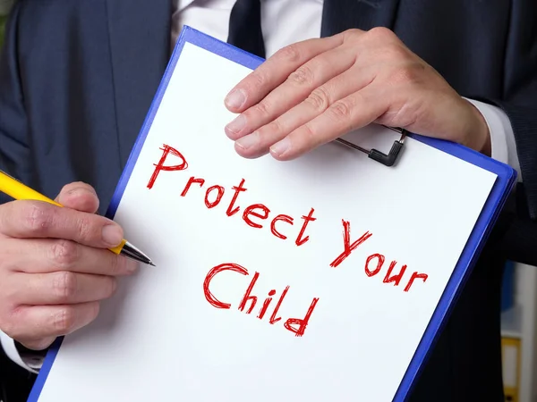 Concepto Financiero Sobre Proteja Hijo Con Signo Pedazo Papel — Foto de Stock