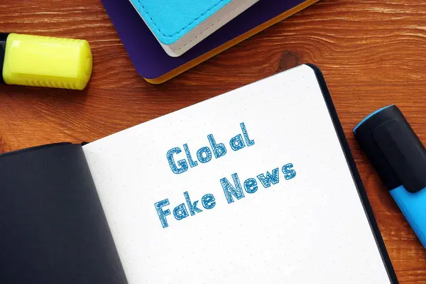 Koncepcja Biznesowa Global Fake News Znakiem Arkuszu — Zdjęcie stockowe