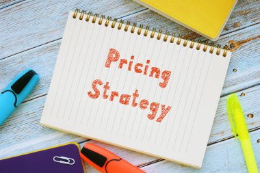 El yazısıyla Fiyat Stratejisi hakkında kavramsal fotoğraf