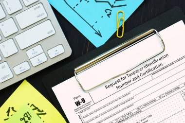 Vergi mükelleflerinin kimlik numarası ve belgesi için W-9 Formu Talebi