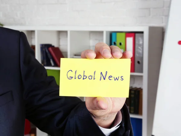 Concepto Negocio Que Significa Global News Con Signo Pedazo Papel —  Fotos de Stock