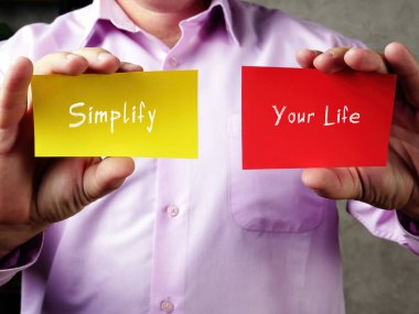 İş kavramı, hayatınızı kağıt parçasına kazıyarak basitleştirin demek.