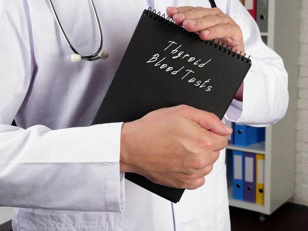 Conceito Médico Significado Testes Sangue Tireóide Com Inscrição Pedaço Papel — Fotografia de Stock