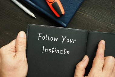  İçgüdülerinizi takip edin ve kağıt parçasına bir işaret koyun.