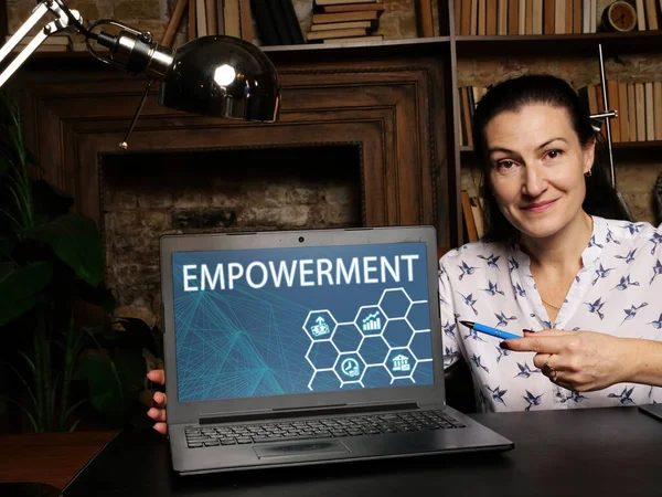 Empowerment Zin Computer Bedrijfsconcept Mate Van Autonomie Zelfbeschikking Bij Mensen — Stockfoto