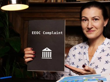 Yasal kavram anlamı EEOC Şikayet kağıdın üzerindeki imzayla