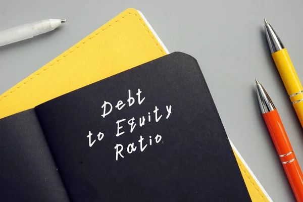 Bedrijfsconcept Debt Equity Ratio Met Zin Het Blad — Stockfoto