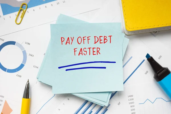 Koncepcja Biznesowa Oznaczająca Pay Debt Faster Napisem Kartce Papieru — Zdjęcie stockowe