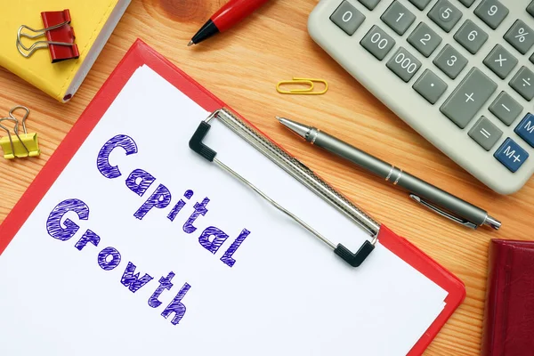 Signo Crecimiento Del Capital Pedazo Papel —  Fotos de Stock