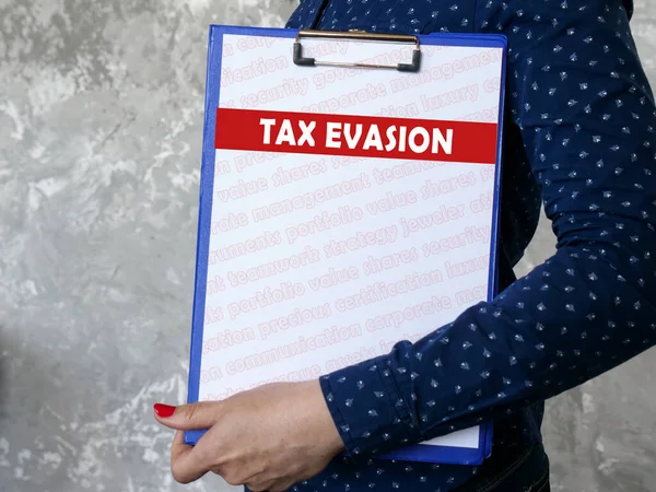 Conceito Negócio Sobre Tax Evasion Com Frase Pedaço Papel — Fotografia de Stock