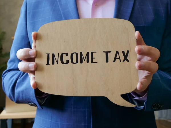 Conceito Negócio Sobre Income Tax Com Sinal Pedaço Papel — Fotografia de Stock