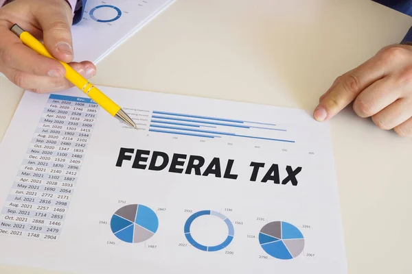 Бизнес Концепция Federal Tax Фразой Распечатке Диаграммами Таблицами — стоковое фото