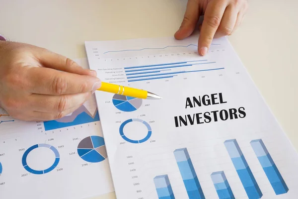 商业概念系指图表上有短语的Angel投资商 — 图库照片
