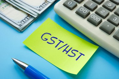GST / HST Mal Hizmetleri Konsepti Vergilendirilmiş Satışlar Vergisi ile kağıtta yazılanlar.