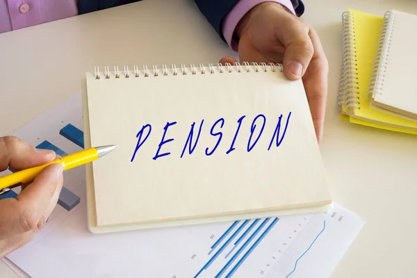 Finanční Koncepce Pension Nápisem Podložce — Stock fotografie