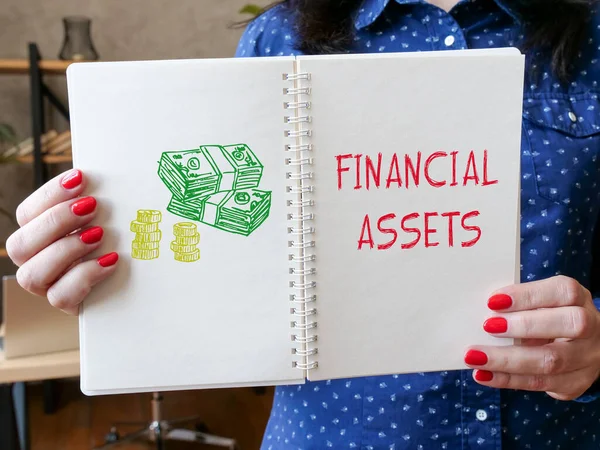 Financieel Concept Financiële Assets Met Zin Het Stuk Papier — Stockfoto