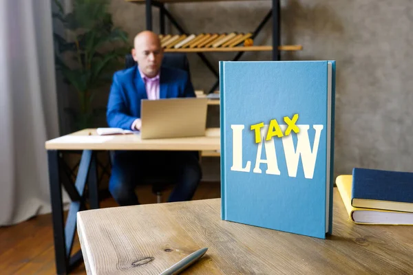 Τίτλος Του Βιβλίου Του Laws Tax Καλύπτει Τους Κανόνες Τις — Φωτογραφία Αρχείου