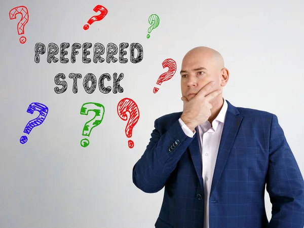 Foto Conceitual Sobre Pontos Interrogação Stock Preferred Com Texto Escrito — Fotografia de Stock