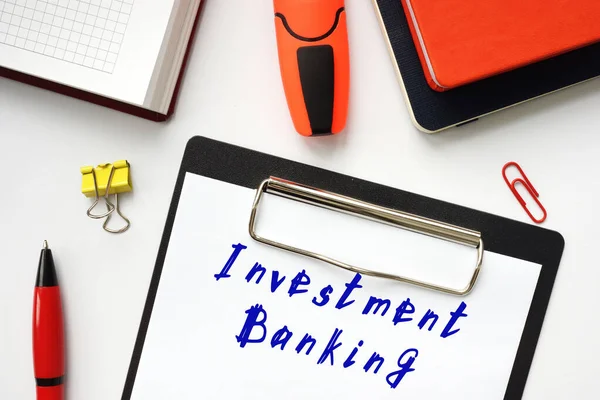 Üzleti Koncepció Befektetési Bankról Felirattal Lapon — Stock Fotó