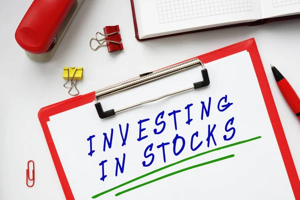 Investing Stocks Teken Het Stuk Papier — Stockfoto