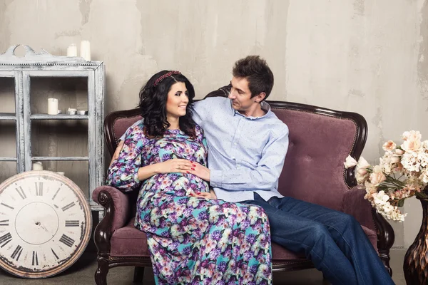 Pregnant couple — Stock Photo, Image