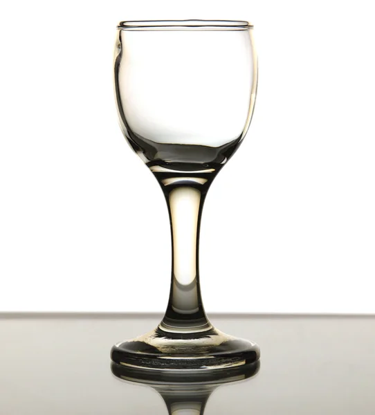 Glas mit weißem Hintergrund — Stockfoto