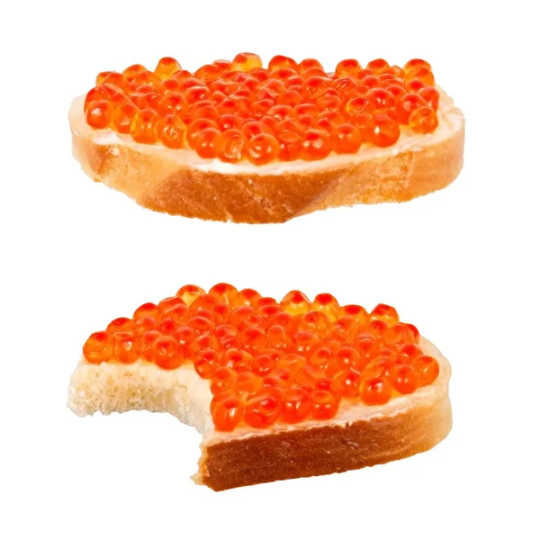 Sandwich Dengan Kaviar Merah Terletak Terisolasi Pada Latar Belakang Putih — Stok Foto