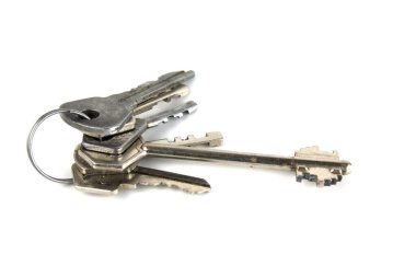 Beyaz arkaplanda izole edilmiş birkaç eski tuş