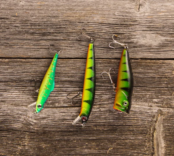 Cebos Giratorios Para Pesca Sobre Fondo Madera —  Fotos de Stock