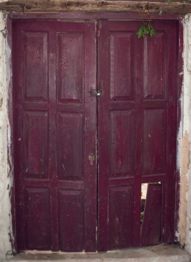 Bir evin kapısı.