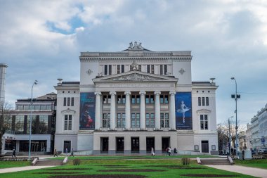 Letonya Ulusal Opera ve Bale, 19. yüzyıl, Riga, Letonya 'da neo-klasik tiyatro