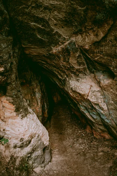 Pequeña Cueva Arenisca Licu Langu Acantilados Arenisca Letonia Cerca Del — Foto de Stock