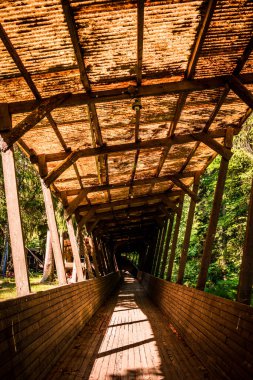 Eski ve terk edilmiş tahta kızak ve kızak pisti Murjani, Letonya