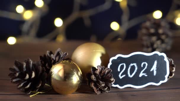 2021 Video Silvester Bokeh Tannenzapfen Komposition Mit Text Mock Abend — Stockvideo