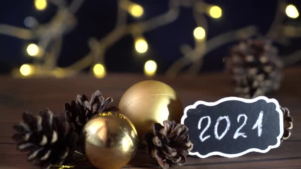 2021 Video Silvester Bokeh Tannenzapfen Komposition Mit Text Mock Abend — Stockvideo