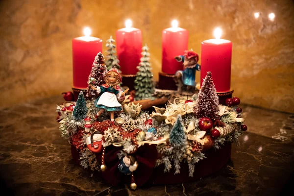 Adventskrans Met Zilveren Linten — Stockfoto