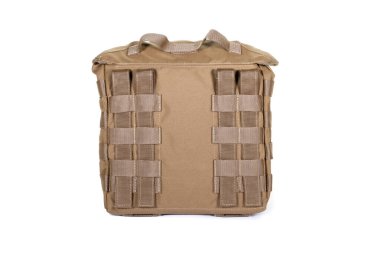 Küçük ordu sırt çantası, izole edilmiş beyaz arka plan, stüdyo çekimi.