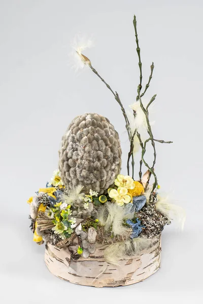 Composición Mesa Pascua Con Conejos Huevos Pascua Fondo Blanco Las — Foto de Stock