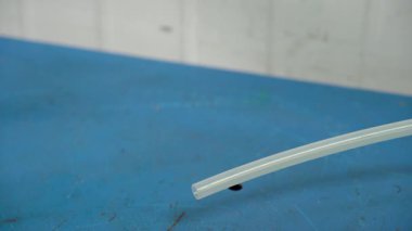 birincil hidrolik silindirler, üretim süreci, hassasiyet makineleri, metal üretimi, silindir montaj yüksek basınç testi, fabrika iş akışı, kalite kontrolü, metal bileşenler