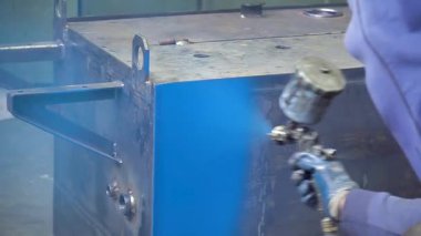 birincil hidrolik silindirler, üretim süreci, hassasiyet makineleri, metal üretimi, silindir montaj yüksek basınç testi, fabrika iş akışı, kalite kontrolü, metal bileşenler