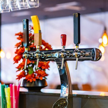 Barda bira musluğu. Bira musluğu. Fıçı Bira Musluğu