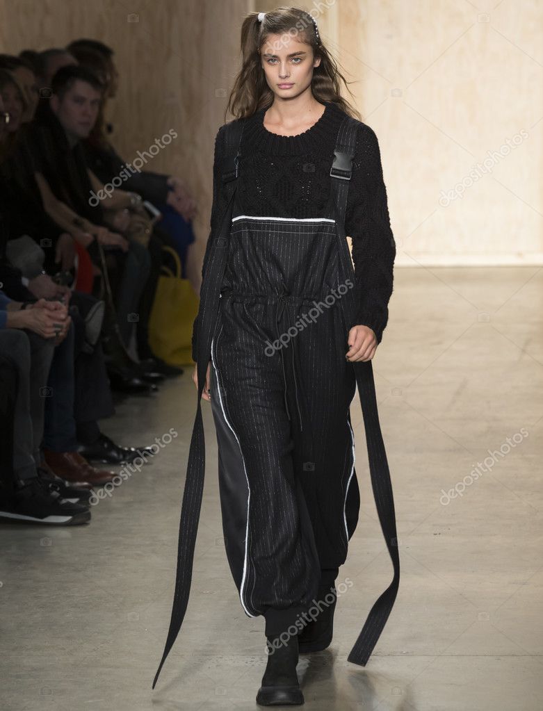 Donna Karan Koleksiyonu Sonbahar Kış Kıyafet Modelleri Donna Karan Koleksiyonu Sonbahar Kış Kıyafet Modelleri