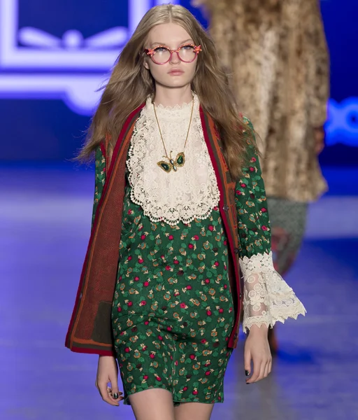 Anna Sui - sonbahar kış 2016 koleksiyonu