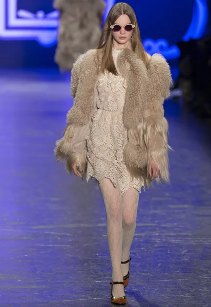 Anna Sui - sonbahar kış 2016 koleksiyonu