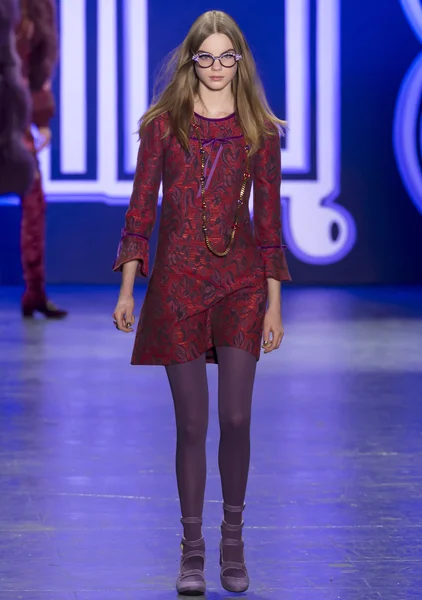 Anna Sui - Fall Winter 2016 Collection — Stock Photo, Image